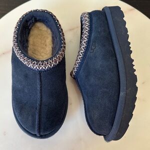UGG TASMAN II Slipper Navy blue
Slip on Shoes Toddler Size 10